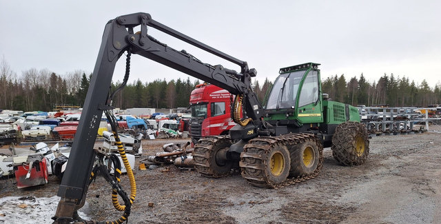 John Deere 1270 D - Forestry harvester: picture 3 John Deere 1270 D - Forestry harvester: picture 3
