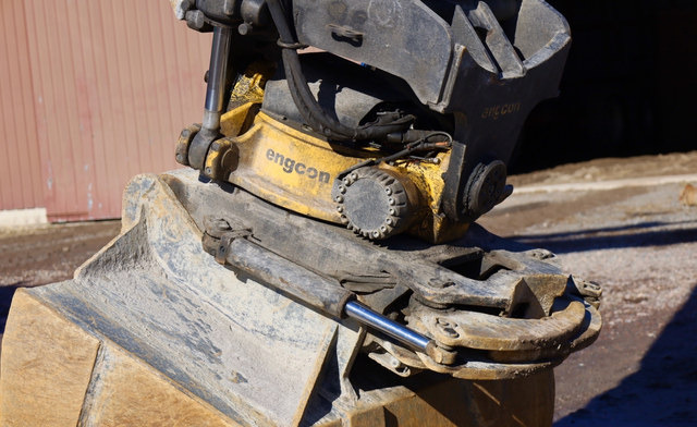 Crawler excavator KobelcoSK300 LC-11: picture 8