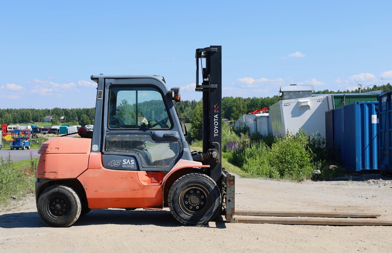 Toyota 7FD40 - Diesel forklift: picture 1 Toyota 7FD40 - Diesel forklift: picture 1