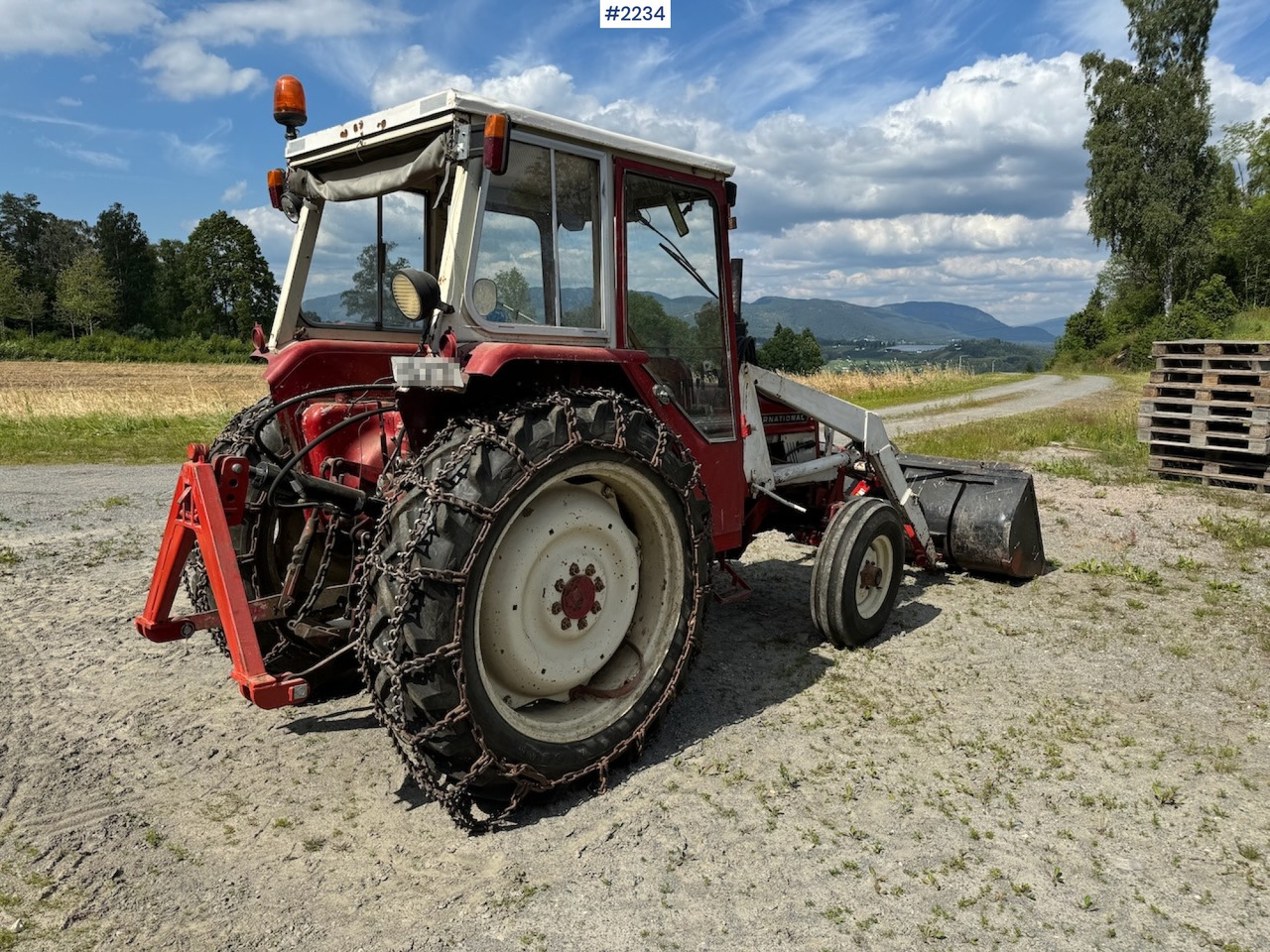 1973 International Harvester 454 w/front loader. - Farm tractor: picture 5 1973 International Harvester 454 w/front loader. - Farm tractor: picture 5