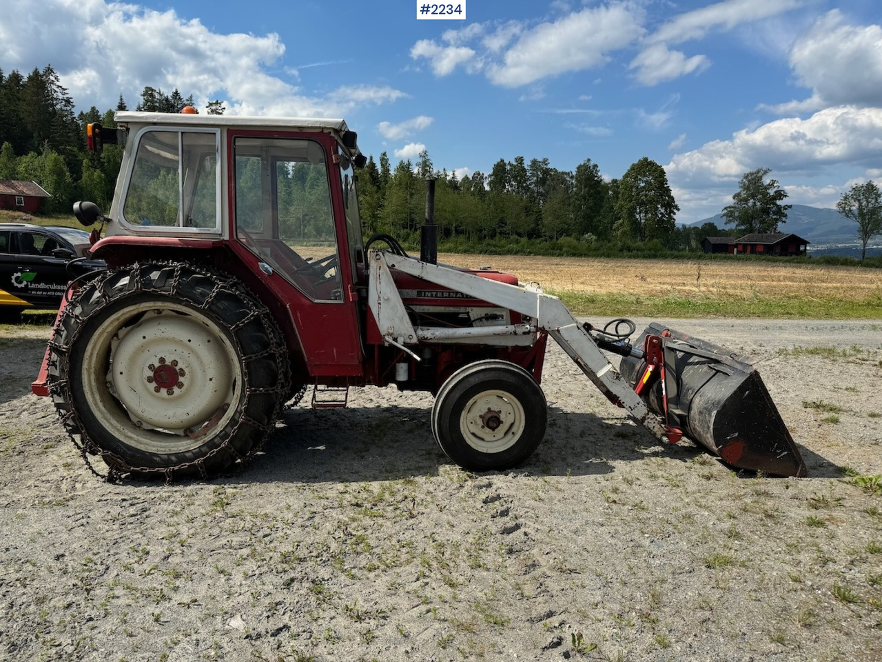 1973 International Harvester 454 w/front loader. - Farm tractor: picture 3 1973 International Harvester 454 w/front loader. - Farm tractor: picture 3