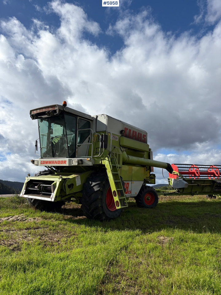 1993 Claas Commandor 228 CS - Combine harvester: picture 1 1993 Claas Commandor 228 CS - Combine harvester: picture 1