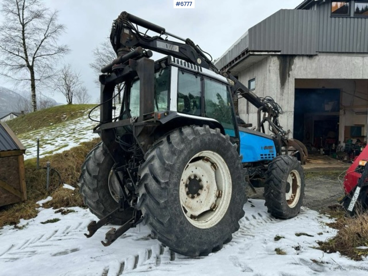 1993 Valmet 8100 with Hiab FMV crane and log trailer - Farm tractor: picture 3 1993 Valmet 8100 with Hiab FMV crane and log trailer - Farm tractor: picture 3