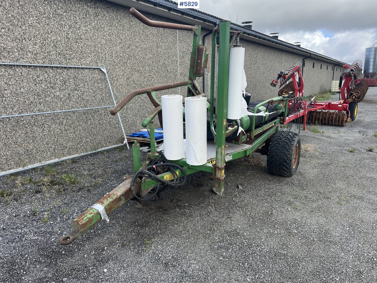 1996 Mchale 991B round bale wrapper - Tedding equipment: picture 5 1996 Mchale 991B round bale wrapper - Tedding equipment: picture 5
