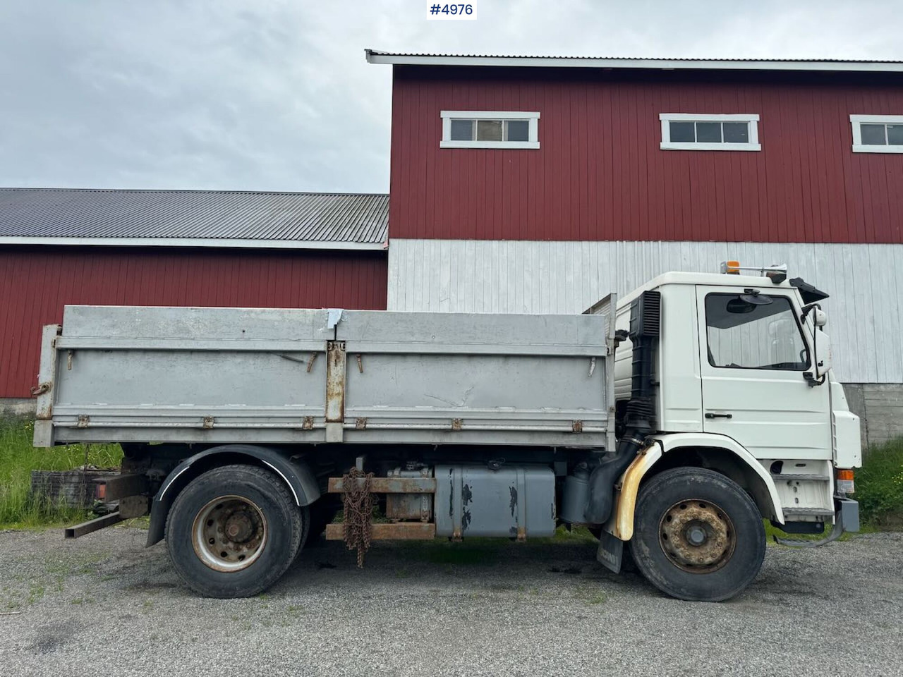 1996 Scania P93 4x2 tipper truck - Tipper: picture 1 1996 Scania P93 4x2 tipper truck - Tipper: picture 1