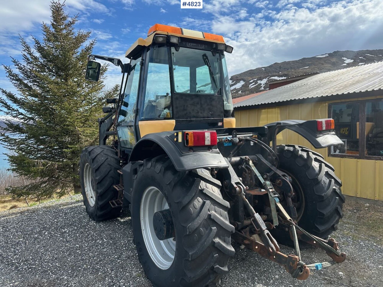 2000 JCB Fastrac 4x4 tractor w/ loader, 2 new tires, gravel bucket or snow bucket. WATCH VIDEO. - Farm tractor: picture 3 2000 JCB Fastrac 4x4 tractor w/ loader, 2 new tires, gravel bucket or snow bucket. WATCH VIDEO. - Farm tractor: picture 3