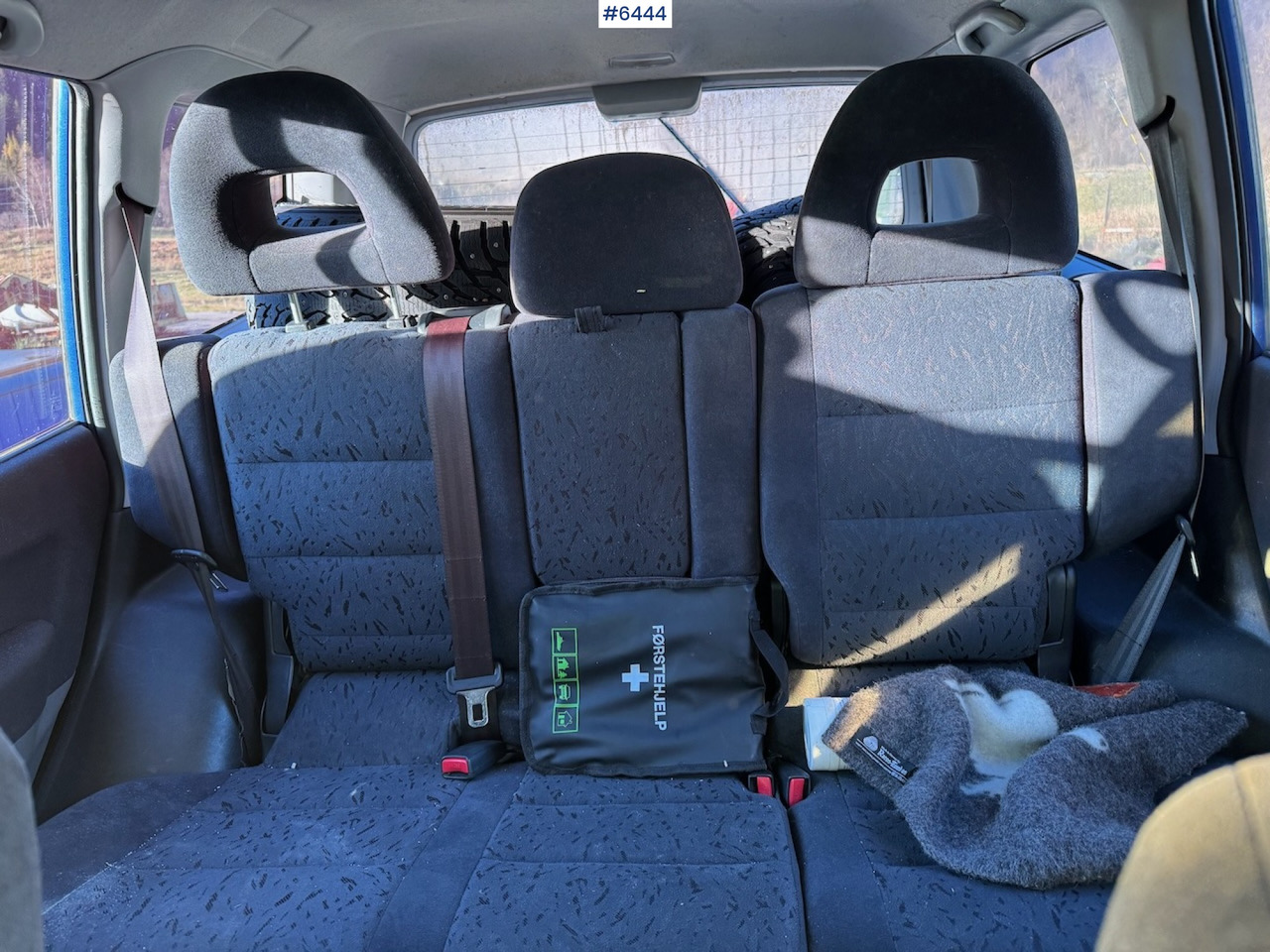 Car 2000 Mitsubishi Pajero GLX with 7 seats: picture 15