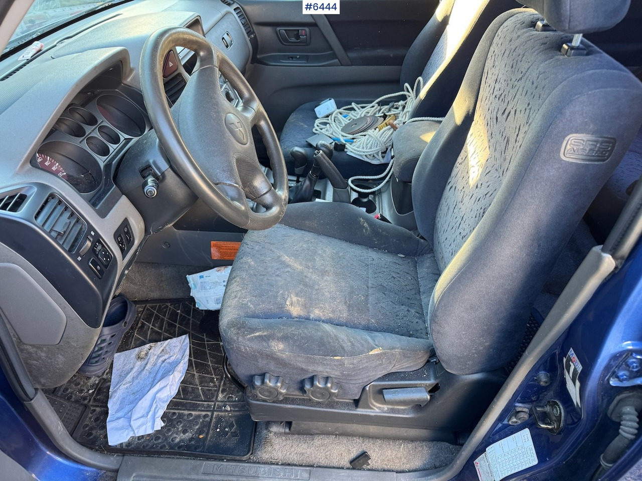 Car 2000 Mitsubishi Pajero GLX with 7 seats: picture 9