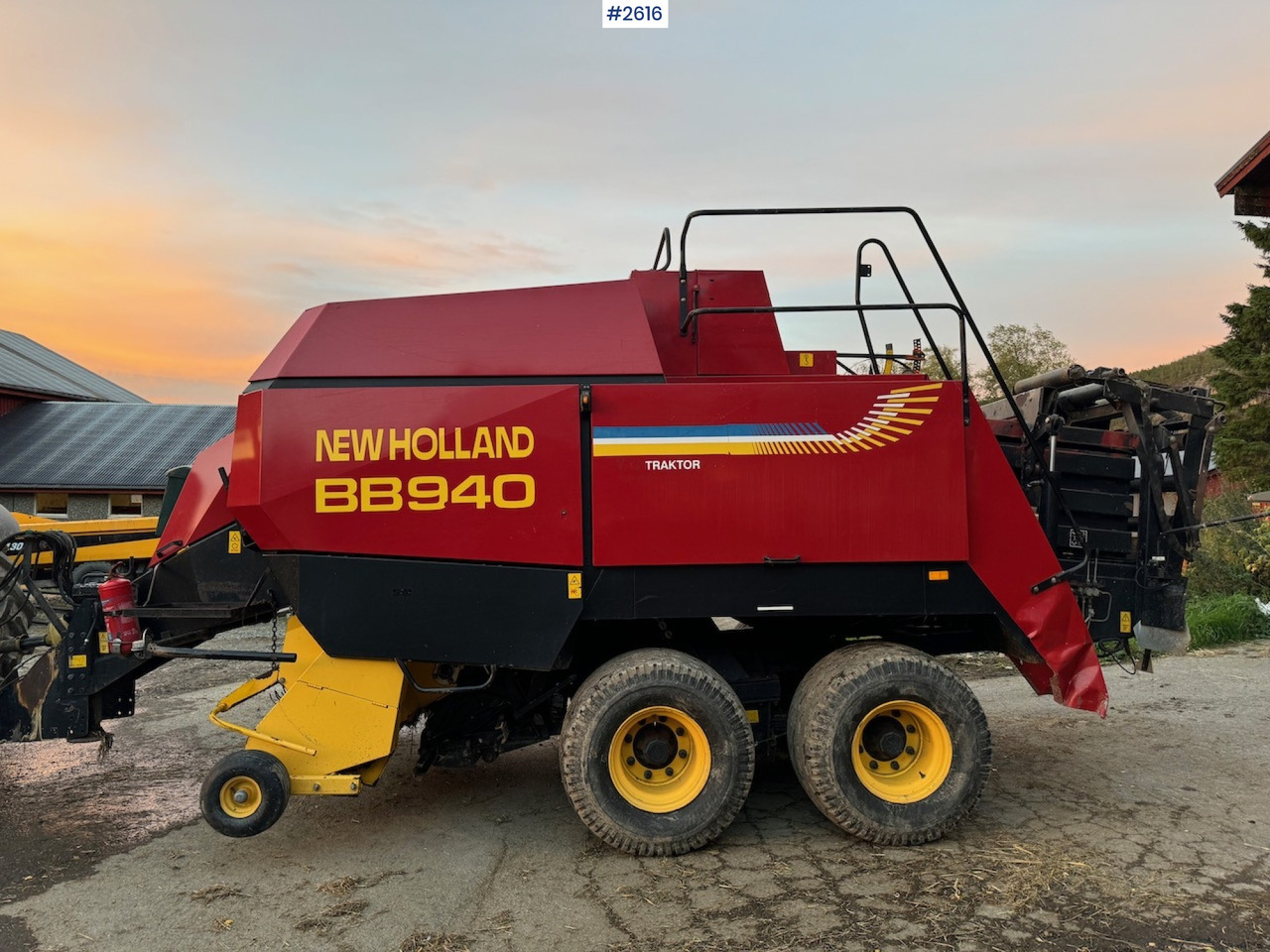 2001 New Holland BB940 square baler - Tedding equipment: picture 1 2001 New Holland BB940 square baler - Tedding equipment: picture 1