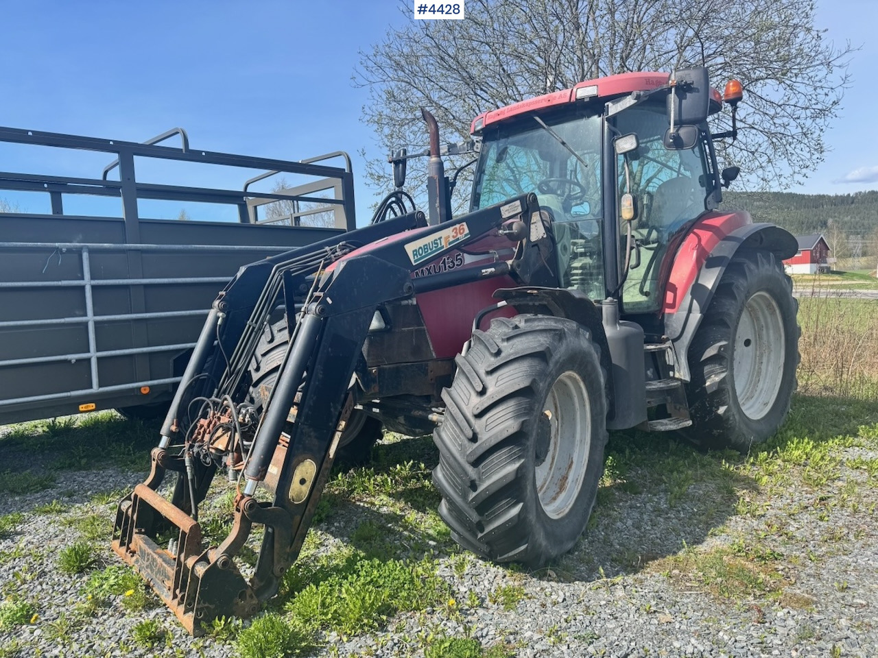 2004 Case MXU 135 4x4 w/ Front Loader. - Farm tractor: picture 4 2004 Case MXU 135 4x4 w/ Front Loader. - Farm tractor: picture 4