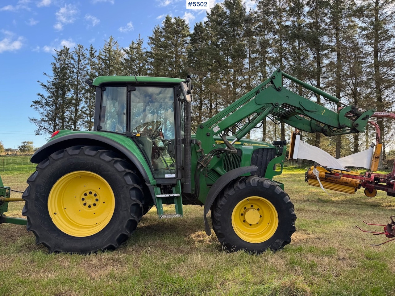 2004 John Deere 6220 w/front loader - Farm tractor: picture 5 2004 John Deere 6220 w/front loader - Farm tractor: picture 5