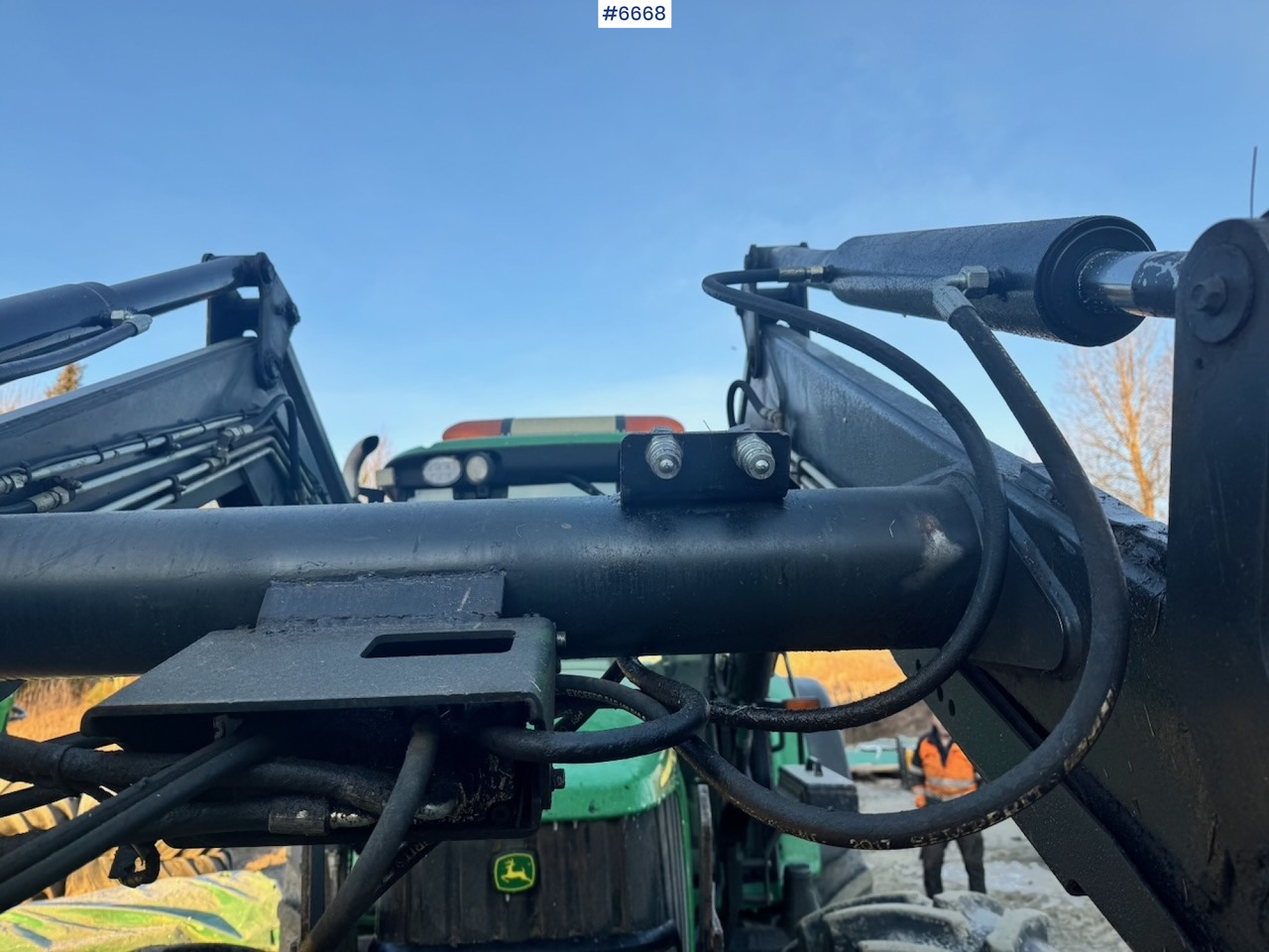 2005 John Deere 6420S w/ Front Loader. 6000 hours. - Farm tractor: picture 4 2005 John Deere 6420S w/ Front Loader. 6000 hours. - Farm tractor: picture 4