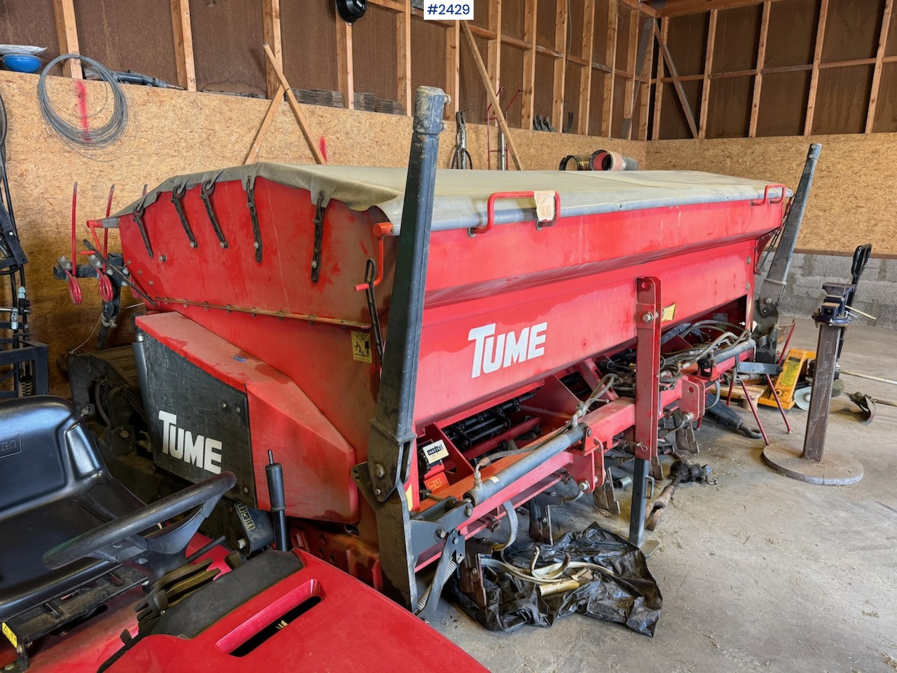2006 Tume HKL 3000 JC Pro - Seed drill: picture 1 2006 Tume HKL 3000 JC Pro - Seed drill: picture 1