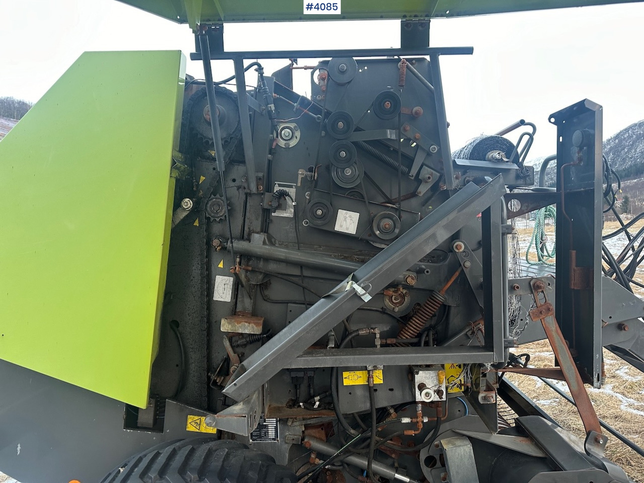 Tedding equipment 2008 Claas Rollant 354 Rotocut round baler. small repair object: picture 16