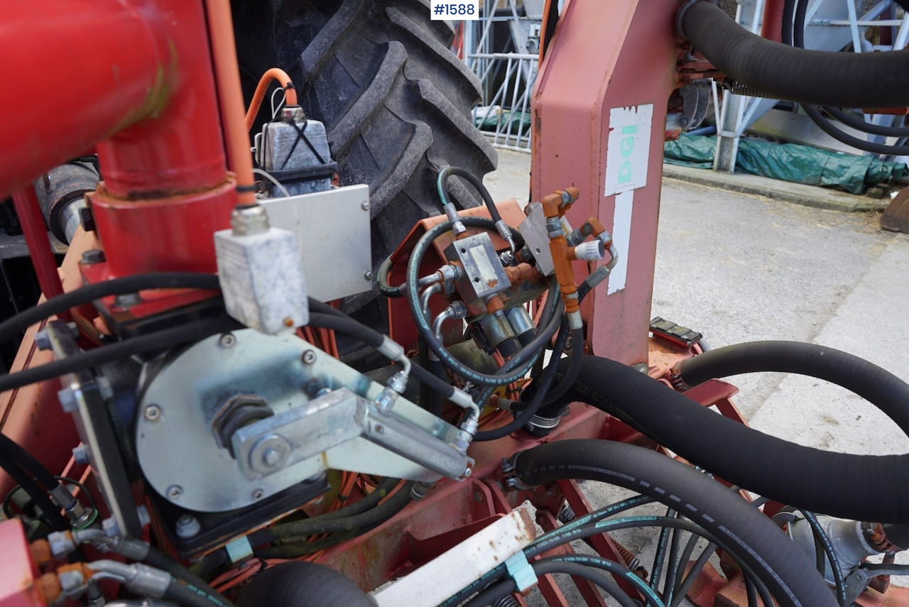 2008 Moi Nitrobooster DGI fertilizer spreader - Slurry injector: picture 5 2008 Moi Nitrobooster DGI fertilizer spreader - Slurry injector: picture 5