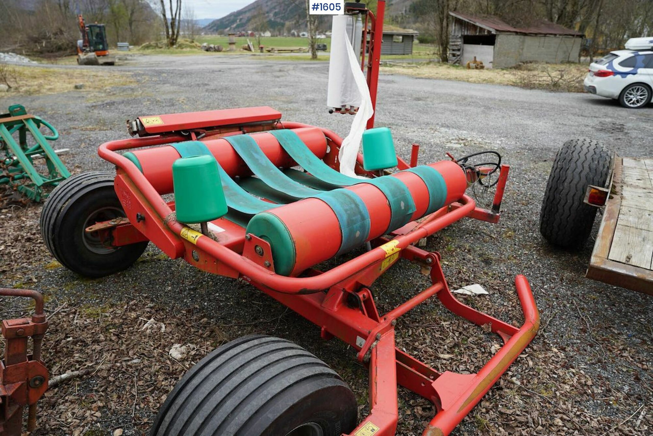 2009 Kverneland Taarup 7420 Round bale packs - Tedding equipment: picture 4 2009 Kverneland Taarup 7420 Round bale packs - Tedding equipment: picture 4