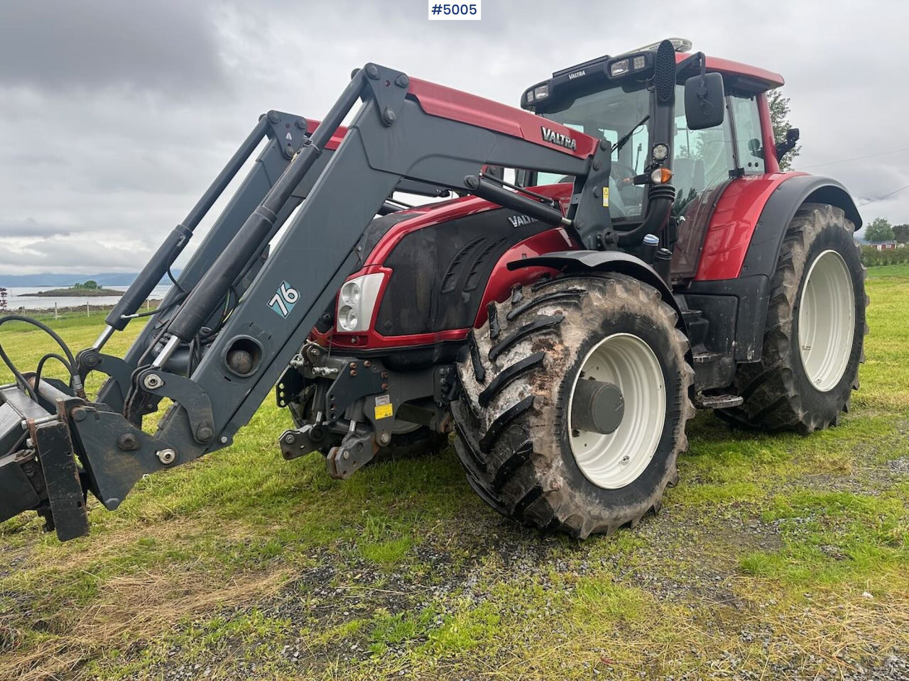 2012 Valtra T213 - Farm tractor: picture 4 2012 Valtra T213 - Farm tractor: picture 4