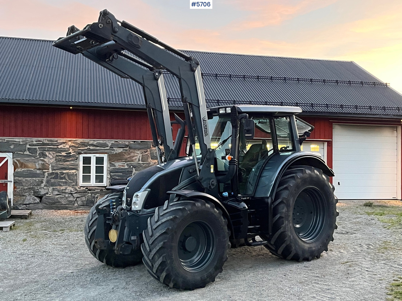 2014 Valtra N143 Direct, well equipped! - Farm tractor: picture 1 2014 Valtra N143 Direct, well equipped! - Farm tractor: picture 1