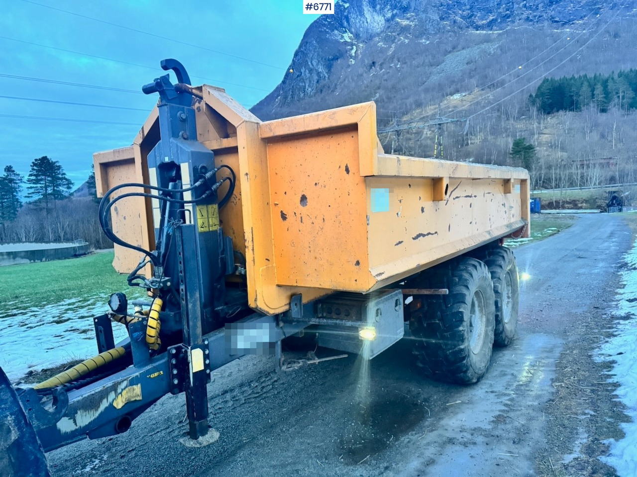 2015 Metaltech PH12 hook-lift trailer with box for tractor - Farm trailer: picture 1 2015 Metaltech PH12 hook-lift trailer with box for tractor - Farm trailer: picture 1