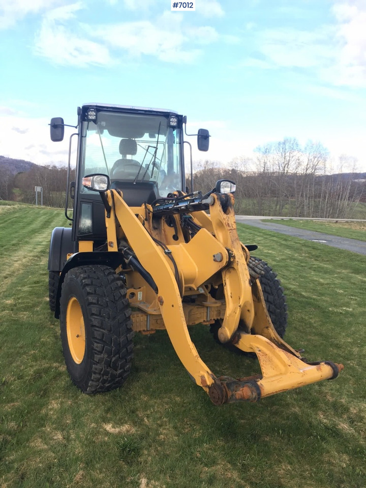 2016 CAT 908M Wheel Loader - Wheel loader: picture 2 2016 CAT 908M Wheel Loader - Wheel loader: picture 2