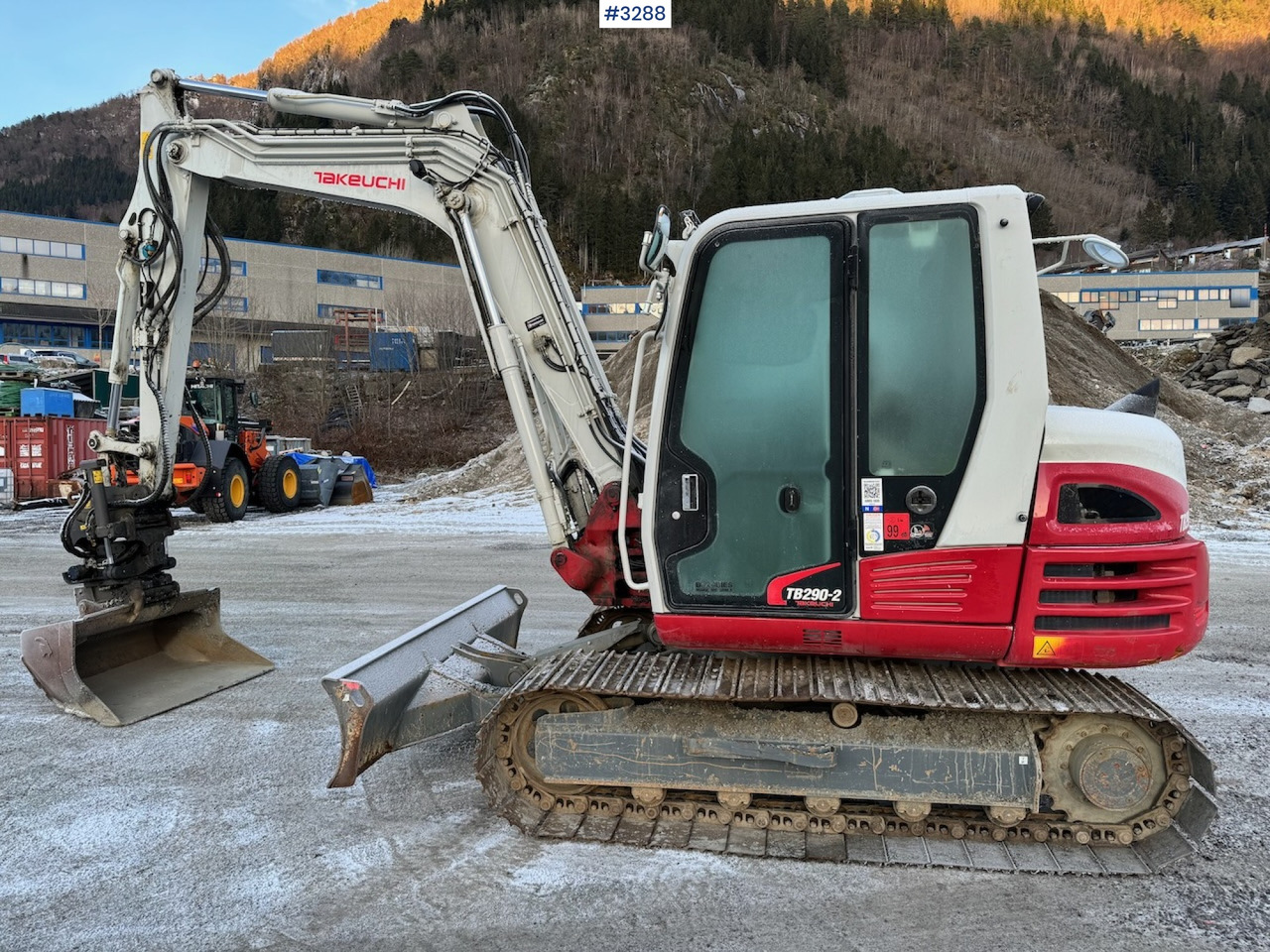 2022 Takeuchi TB 290-2 w/Rotory tilt and several buckets - Excavator: picture 5 2022 Takeuchi TB 290-2 w/Rotory tilt and several buckets - Excavator: picture 5