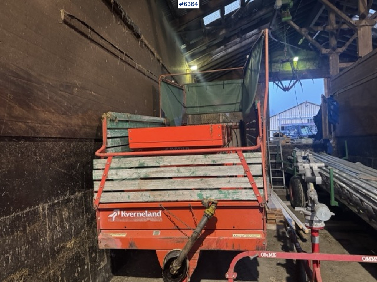 Approx. 1990 Kverneland UN7000 unloading wagon - Tedding equipment: picture 3 Approx. 1990 Kverneland UN7000 unloading wagon - Tedding equipment: picture 3