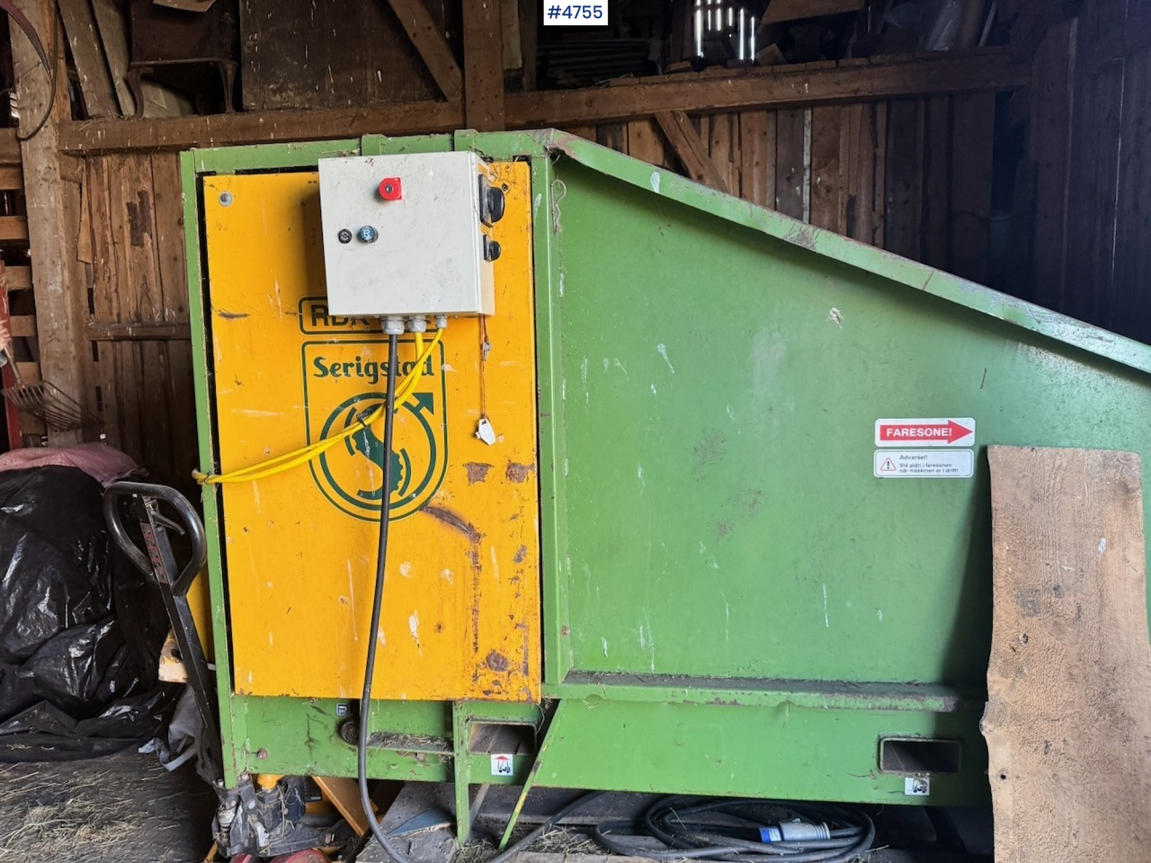 Approx. 2000 Serigstad Round Bale Cutters - Tedding equipment: picture 4 Approx. 2000 Serigstad Round Bale Cutters - Tedding equipment: picture 4