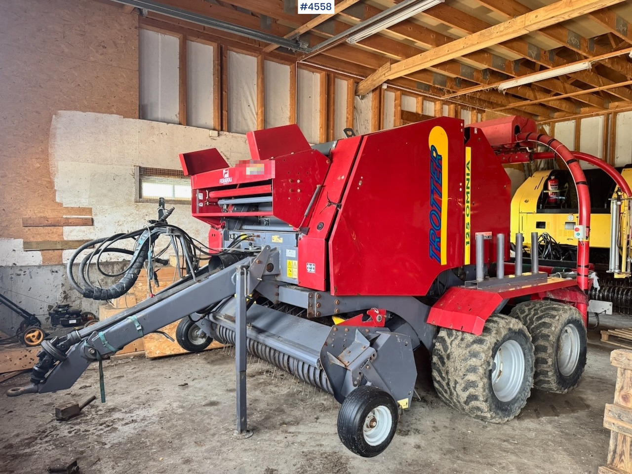Approx. 2010 FeraBoli Omnia 125 Round Baler - Tedding equipment: picture 2 Approx. 2010 FeraBoli Omnia 125 Round Baler - Tedding equipment: picture 2