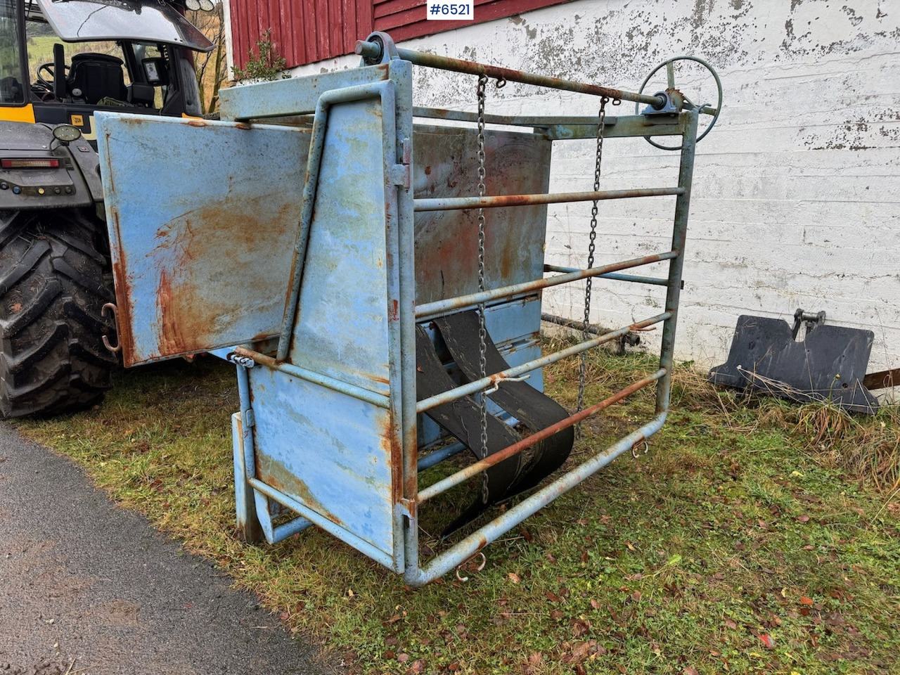 Hoof trimmer box for cattle. Watch the video! - Livestock equipment: picture 4 Hoof trimmer box for cattle. Watch the video! - Livestock equipment: picture 4