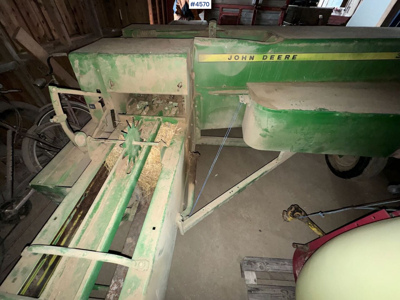 John Deere 332A Square baler - Tedding equipment: picture 2 John Deere 332A Square baler - Tedding equipment: picture 2