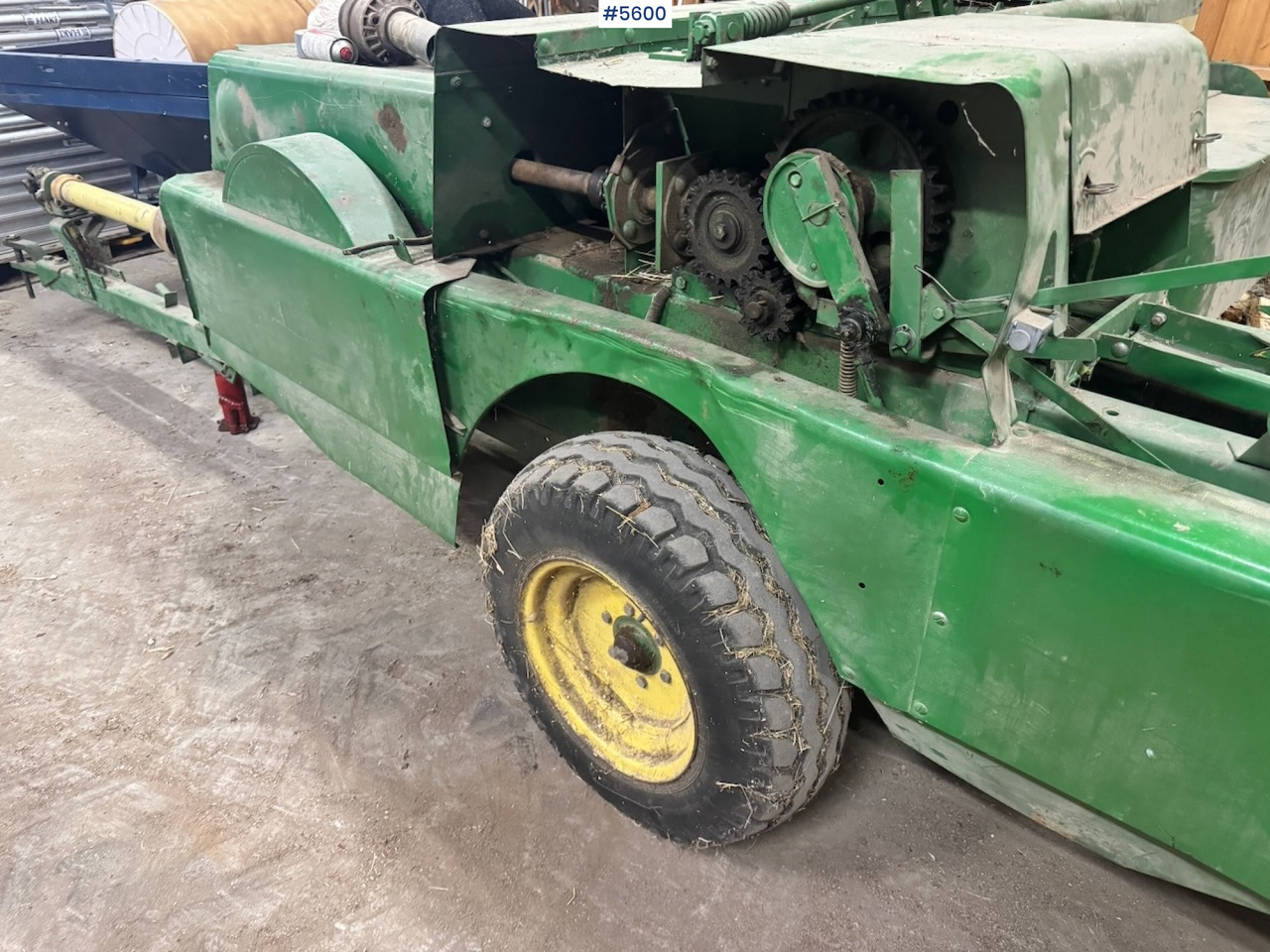 John Deere 342 Square Baler - Tedding equipment: picture 3 John Deere 342 Square Baler - Tedding equipment: picture 3
