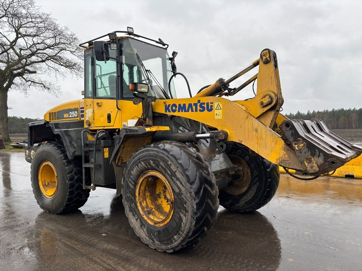 Komatsu Komatsu wa250-5 - Wheel loader: picture 1 Komatsu Komatsu wa250-5 - Wheel loader: picture 1