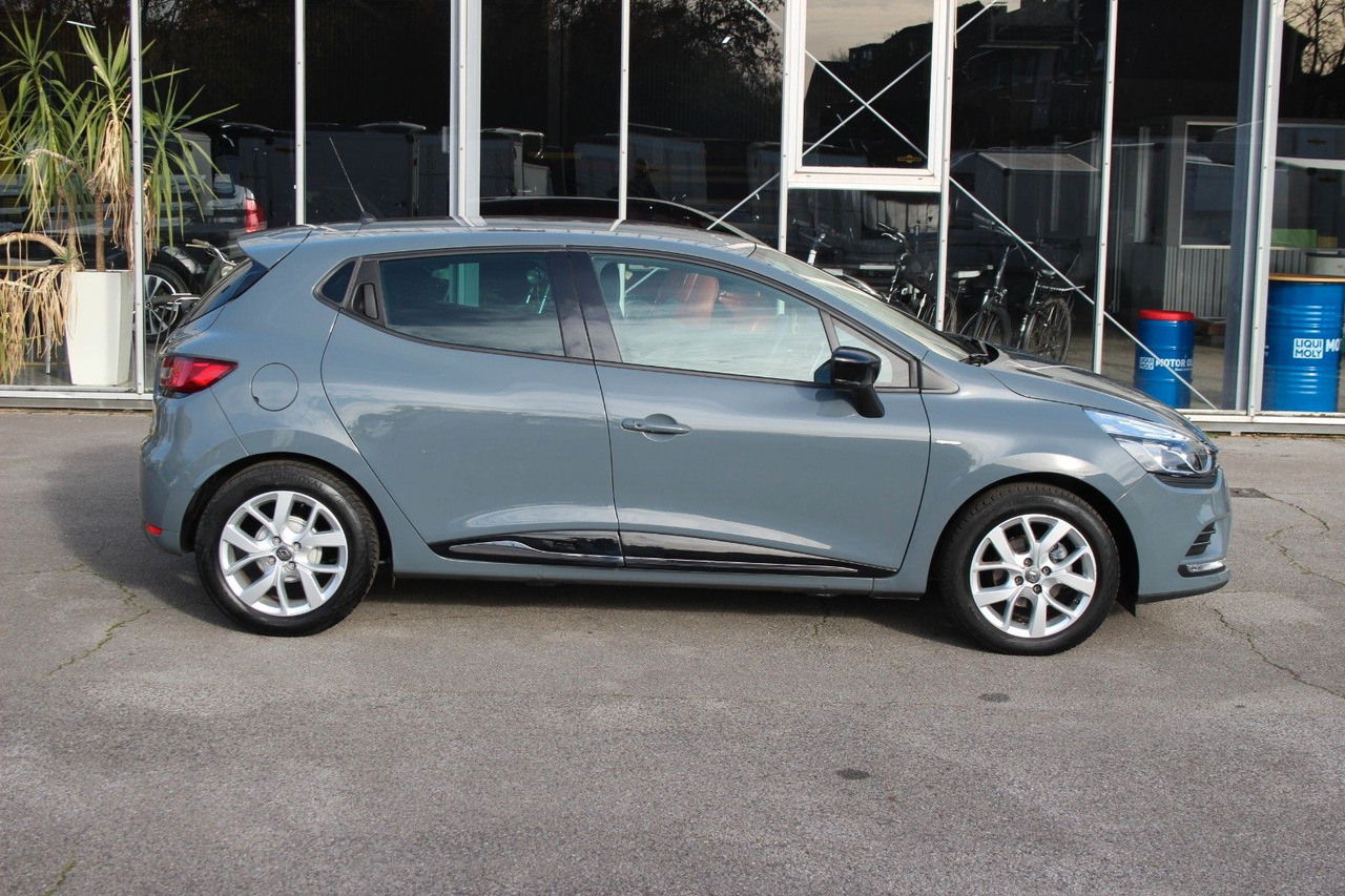 Renault Clio IV Limited 13tKM aus Rentnerbesitz Navi - Sedan: picture 2 Renault Clio IV Limited 13tKM aus Rentnerbesitz Navi - Sedan: picture 2