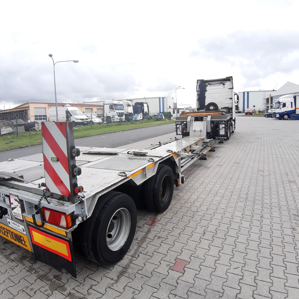 BERTOJA S36 Niskopodłogowa Tiefbett 2 osiowy 2011 r. - Low loader semi-trailer: picture 1 BERTOJA S36 Niskopodłogowa Tiefbett 2 osiowy 2011 r. - Low loader semi-trailer: picture 1