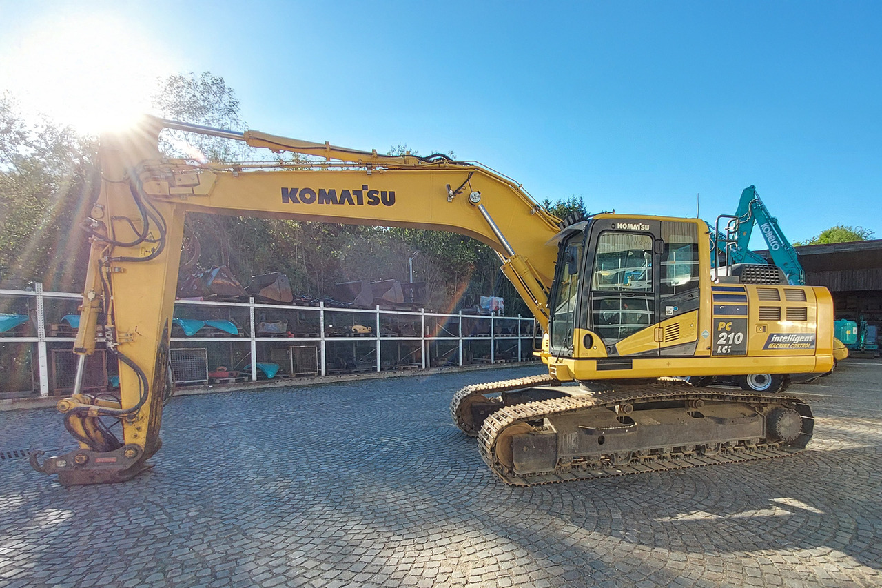 Komatsu PC210LCi-10 - Crawler excavator: picture 4 Komatsu PC210LCi-10 - Crawler excavator: picture 4