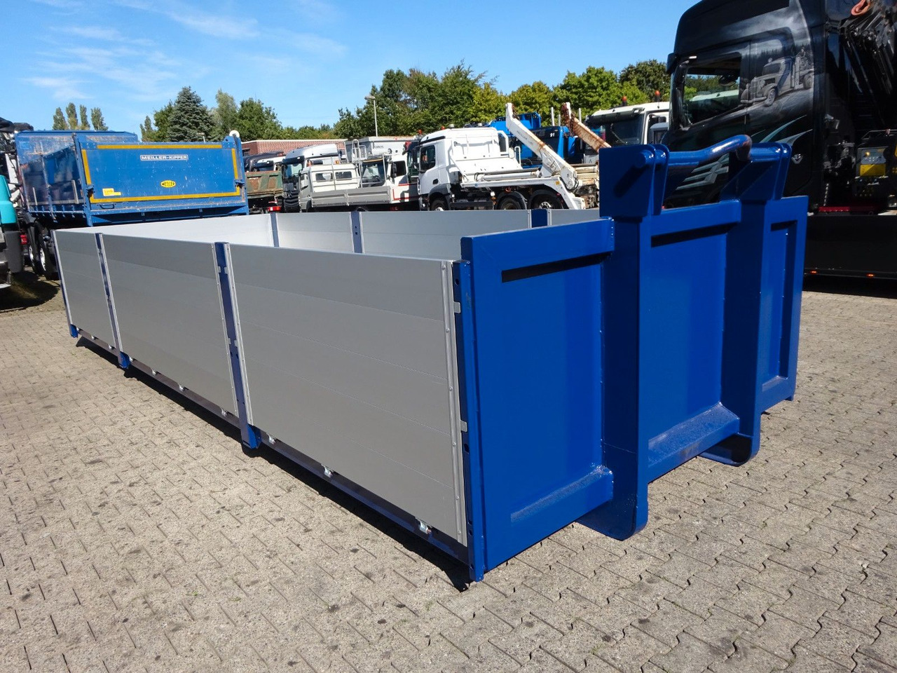 12 cbm Abrollcontainer Pritsche - Hook lift truck: picture 1 12 cbm Abrollcontainer Pritsche - Hook lift truck: picture 1