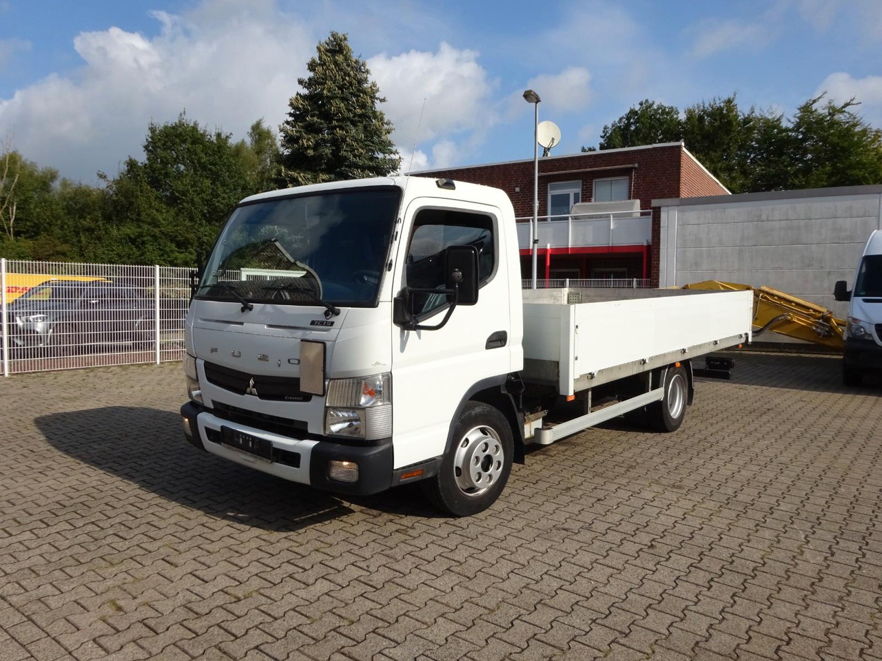 FUSO CANTER 7C15 Pritsche 4x2 - Open body delivery van: picture 3 FUSO CANTER 7C15 Pritsche 4x2 - Open body delivery van: picture 3