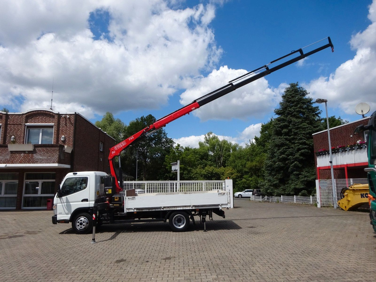 FUSO Canter 7C15 mit FASSI F65A Kran - Open body delivery van: picture 4 FUSO Canter 7C15 mit FASSI F65A Kran - Open body delivery van: picture 4
