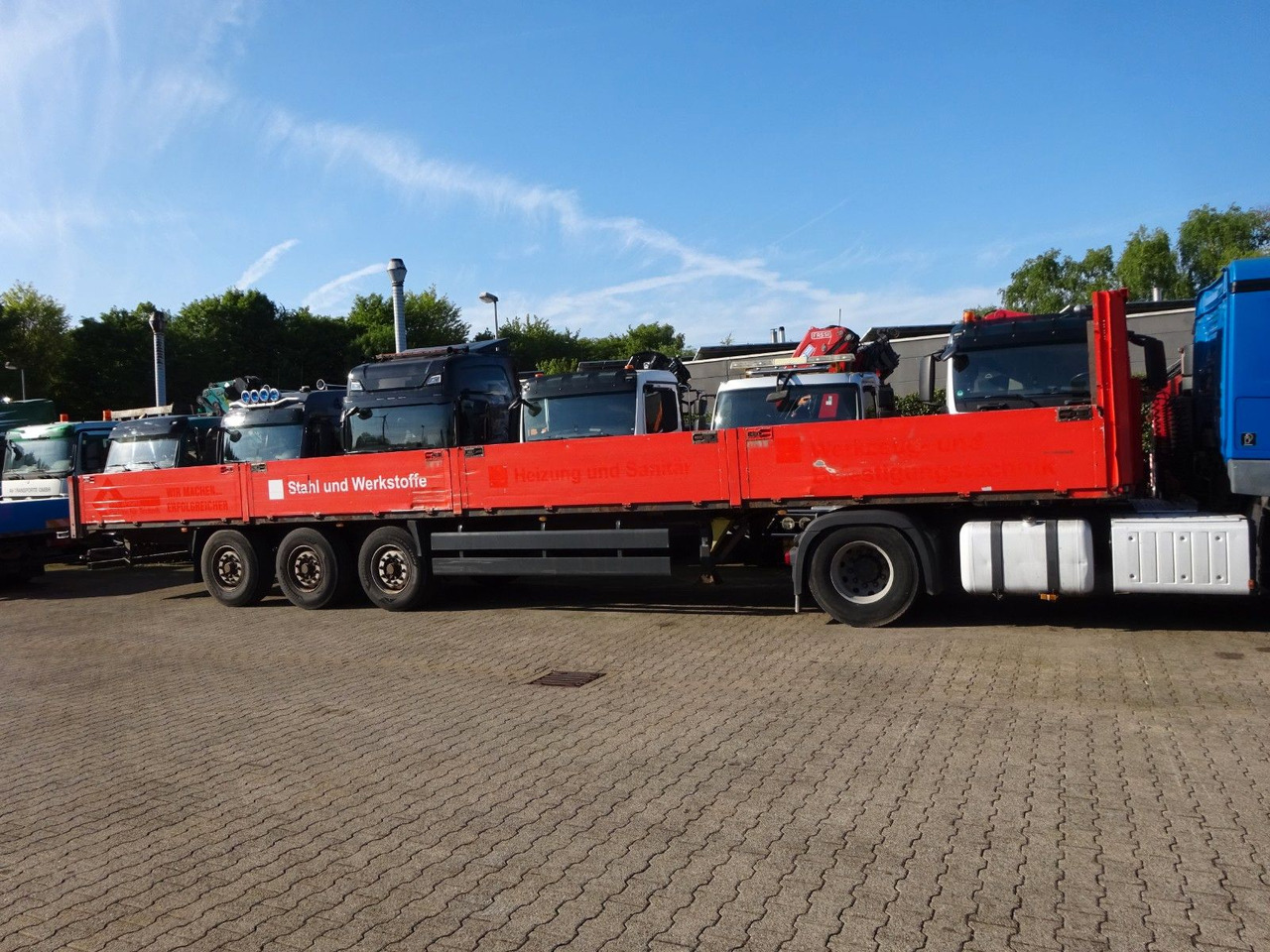 Fliegl Sattelpritsche mit Bordwänden und 3 Achsen - Dropside/ Flatbed semi-trailer: picture 2 Fliegl Sattelpritsche mit Bordwänden und 3 Achsen - Dropside/ Flatbed semi-trailer: picture 2