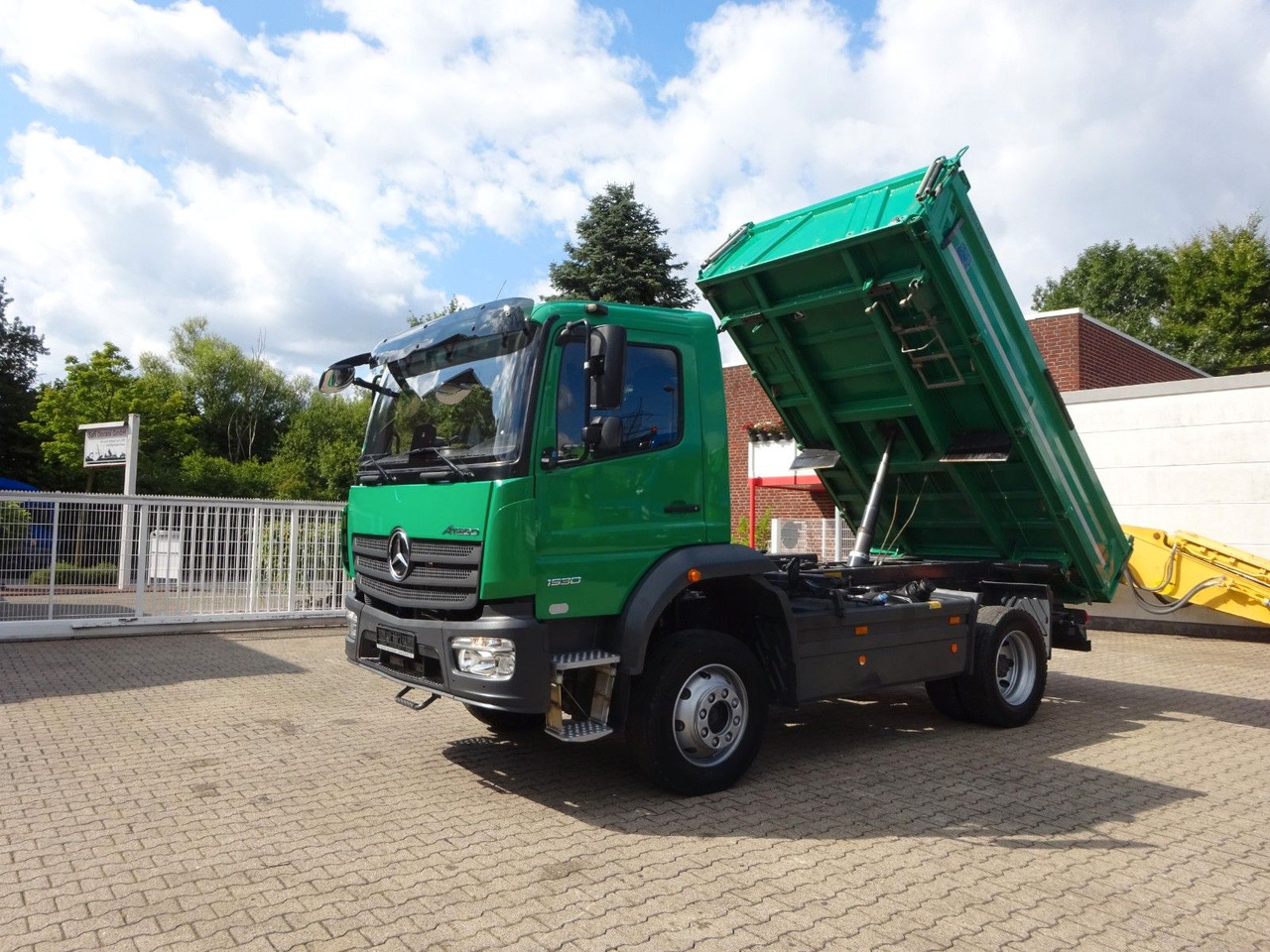 Mercedes-Benz 1530 Atego MEILLER 3Skipper 4x4 - Tipper: picture 1 Mercedes-Benz 1530 Atego MEILLER 3Skipper 4x4 - Tipper: picture 1