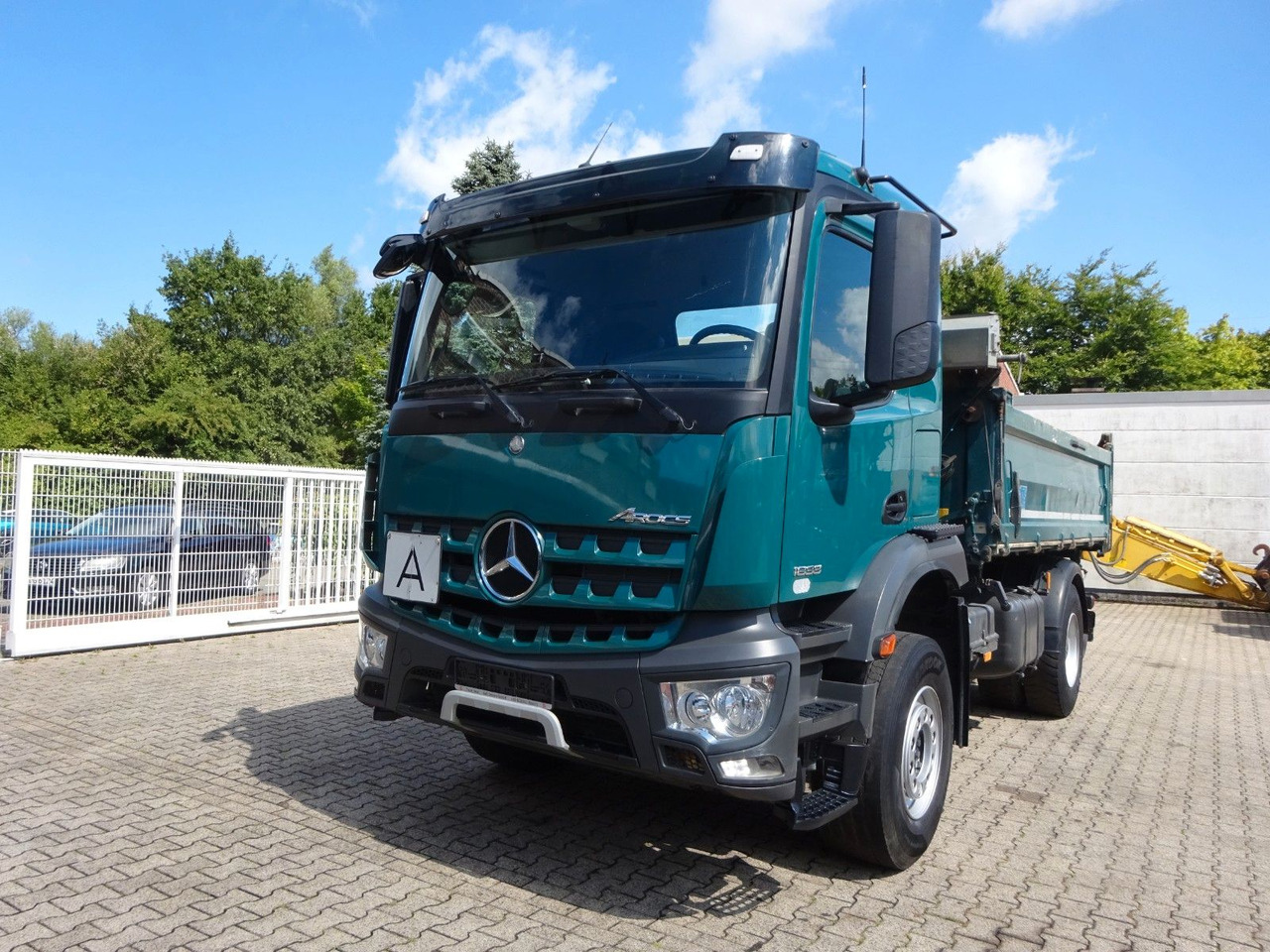 Mercedes-Benz 1833 Actros MEILLER 3Skipper 4x2 - Tipper: picture 3 Mercedes-Benz 1833 Actros MEILLER 3Skipper 4x2 - Tipper: picture 3