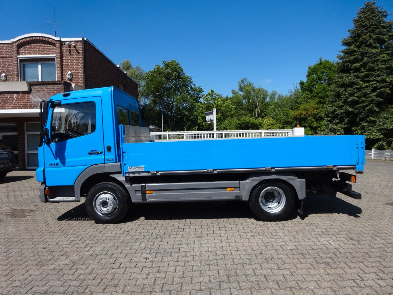 Mercedes-Benz 818 Atego kurze Pritsche 4.0 Meter - Open body delivery van: picture 3 Mercedes-Benz 818 Atego kurze Pritsche 4.0 Meter - Open body delivery van: picture 3