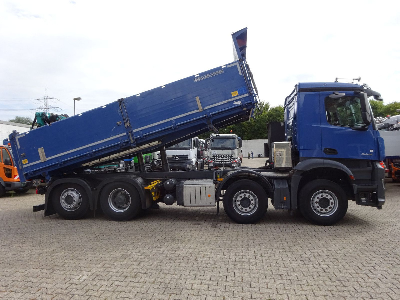 Tipper Mercedes-Benz Arocs 3446 MEILER 3 Seitenkipper 8x2: picture 16