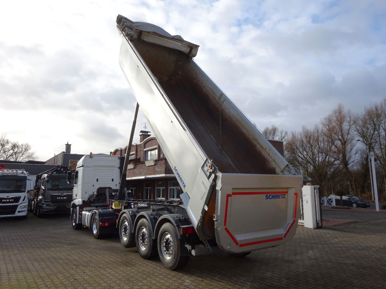Mercedes-Benz 1840 Arocs HAD-4x4 Mercedes-Benz 1840 Arocs HAD-4x4 Allrad - Tractor unit: picture 3 Mercedes-Benz 1840 Arocs HAD-4x4 Mercedes-Benz 1840 Arocs HAD-4x4 Allrad - Tractor unit: picture 3