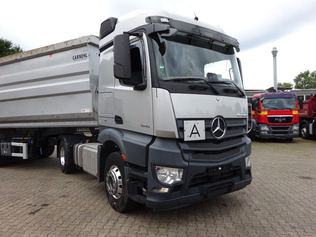 Tractor unit Mercedes-Benz 845 Actros SZM mit Hydraulik Pumpe 4x2: picture 10