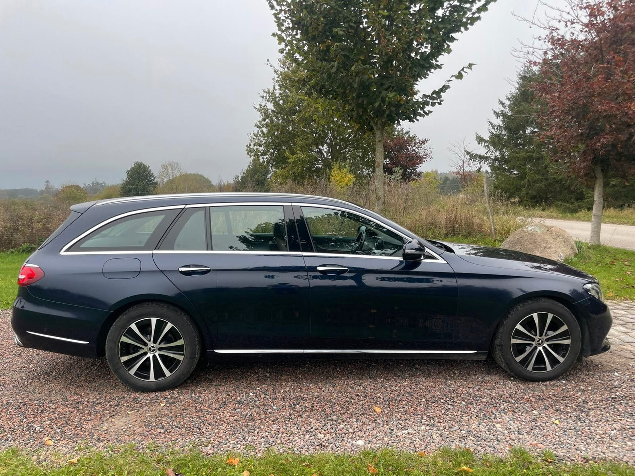 Mercedes-Benz E 220 T-Modell E 220 d *4Matic* - Estate car: picture 5 Mercedes-Benz E 220 T-Modell E 220 d *4Matic* - Estate car: picture 5