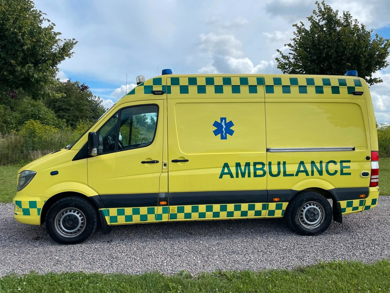 Mercedes-Benz Sprinter II Kasten 316 CDI Aut *Ambulance - Ambulance: picture 2 Mercedes-Benz Sprinter II Kasten 316 CDI Aut *Ambulance - Ambulance: picture 2