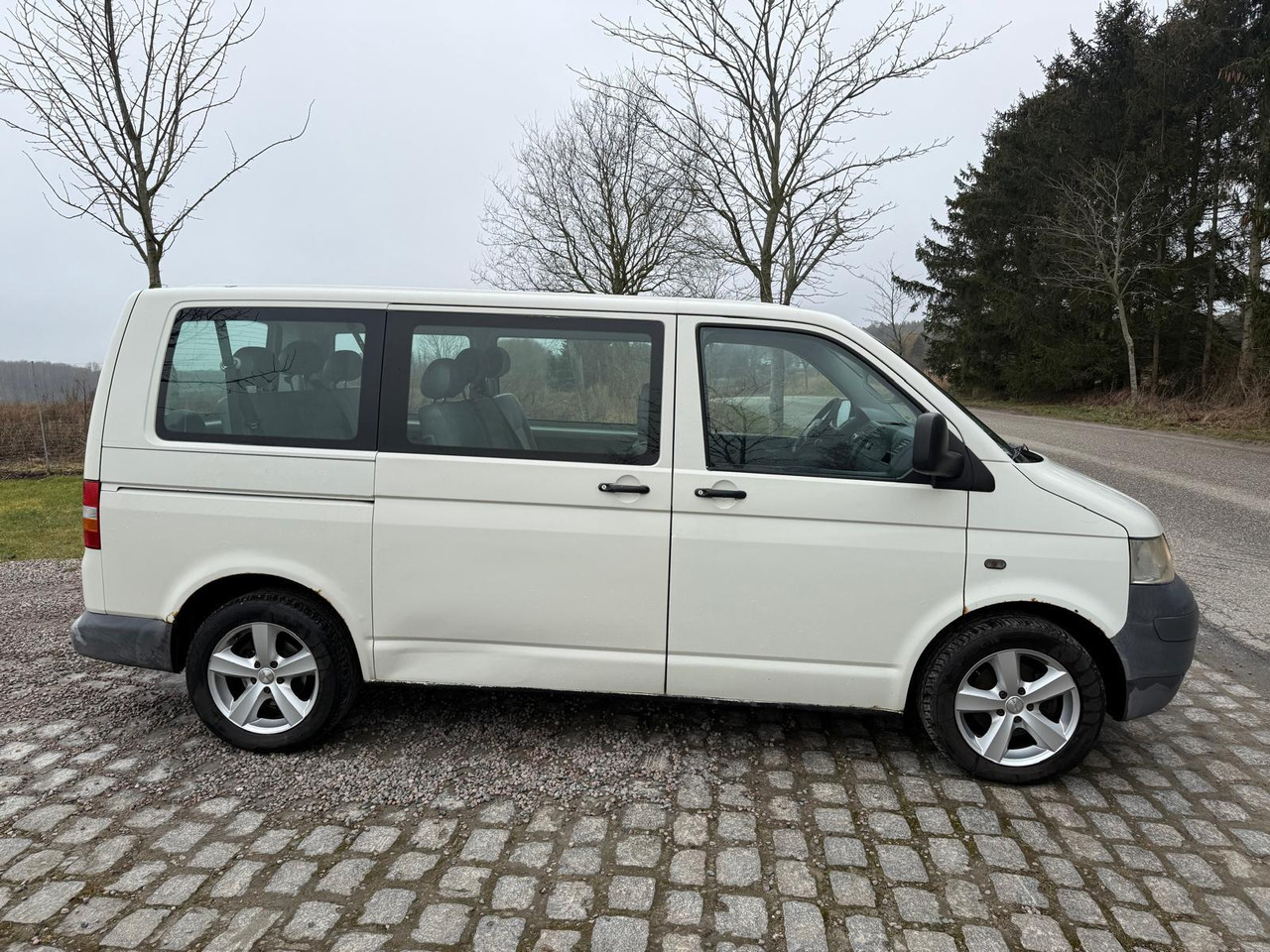 Volkswagen T5 Transporter 1.9 TDI *9 Sitze * 4250 € - Passenger van: picture 5 Volkswagen T5 Transporter 1.9 TDI *9 Sitze * 4250 € - Passenger van: picture 5