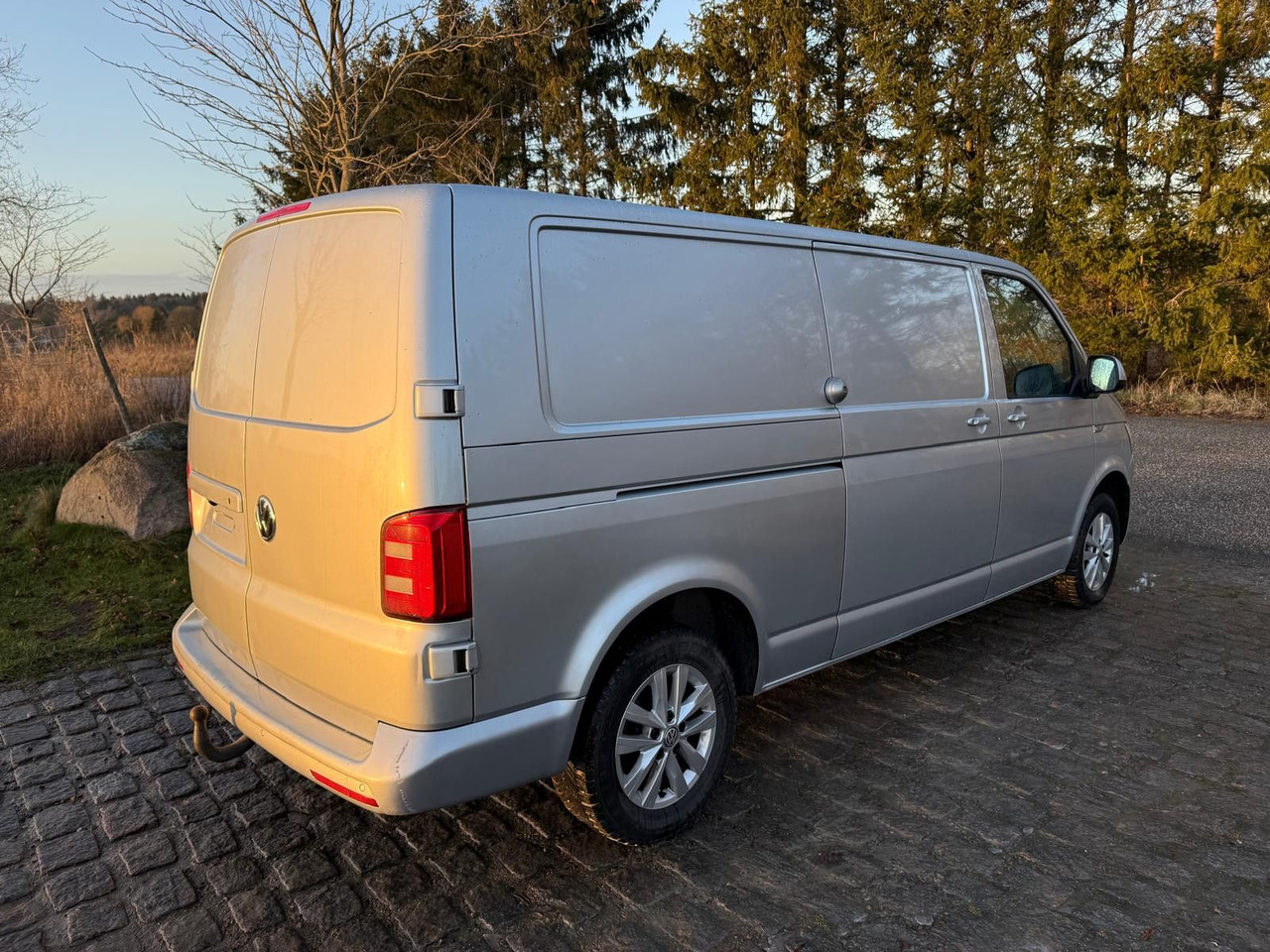 Volkswagen T6 Transporter 2.0 TDI DSG Kasten Lang - Small van: picture 5 Volkswagen T6 Transporter 2.0 TDI DSG Kasten Lang - Small van: picture 5