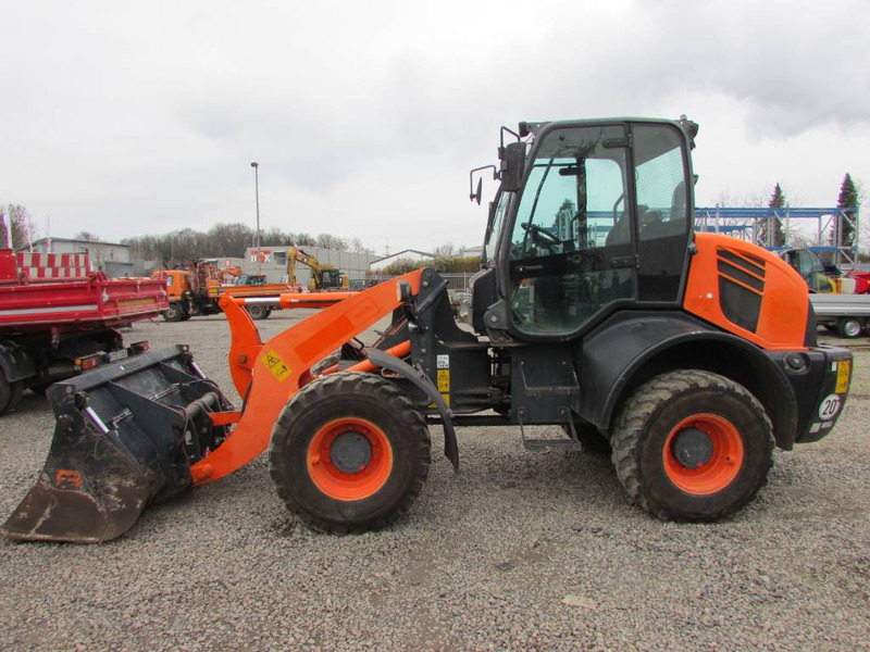 Komatsu WA 100 M-7 Radlader 28.500 EUR - Wheel loader: picture 1 Komatsu WA 100 M-7 Radlader 28.500 EUR - Wheel loader: picture 1